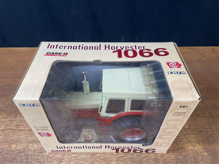 1/16-ih-1066-5-millionth-collector-nib-ertl-image-2