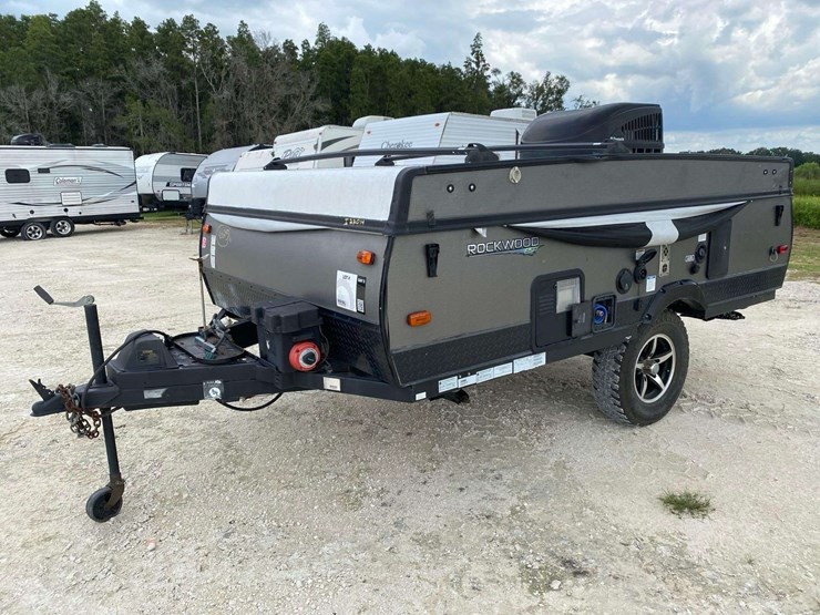 2017-forest-river-rockwood-esp-20ft-pop-up-camper-image-1