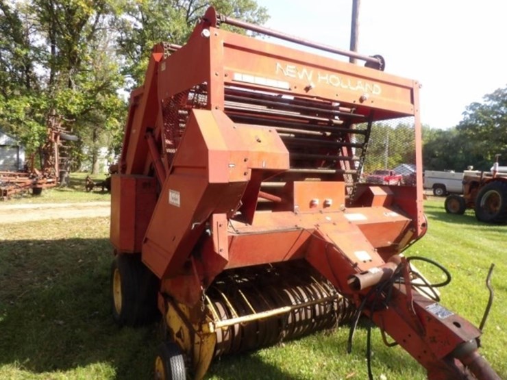 new-holland-852-image-2