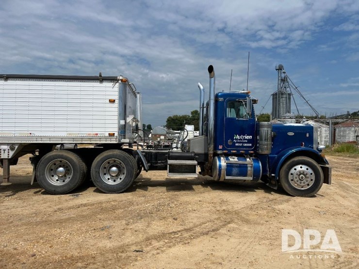 1984-peterbilt-359-image-9