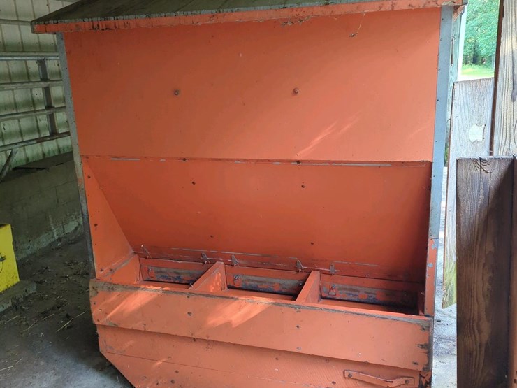 smidley-livestock--feeder-5'5"x3'x5'2"-image-1