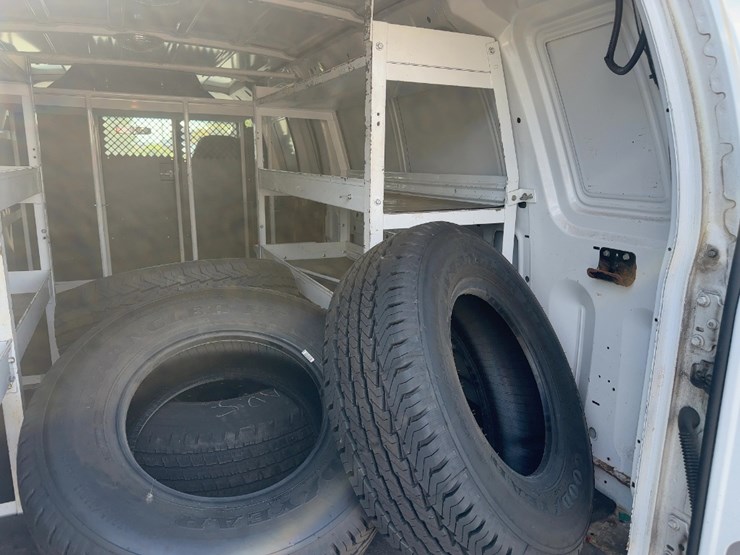 2007-ford-e250-image-14