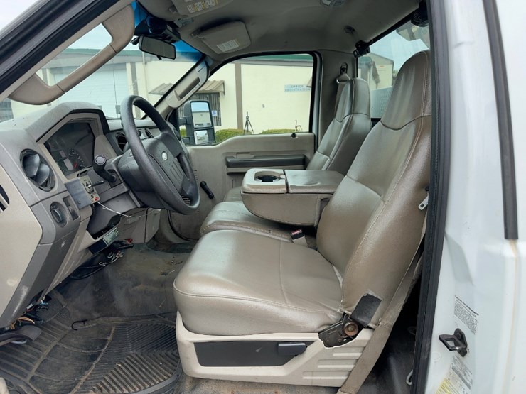 2008-ford-f550-xl-image-29