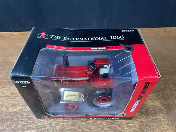 1/16-ih-1066-precision-key-nib-ertl-image-2