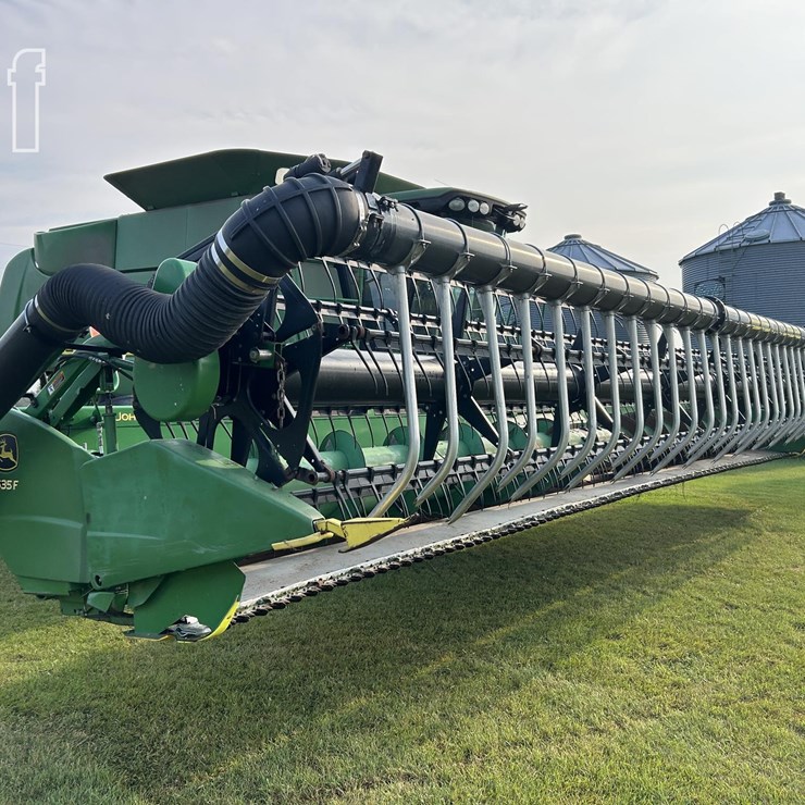 2011 JOHN DEERE 635F