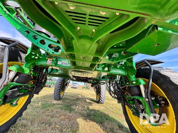 2018-john-deere-r4038-image-23