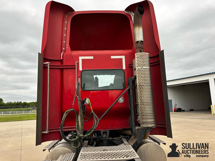 2010-kenworth-t800-image-13