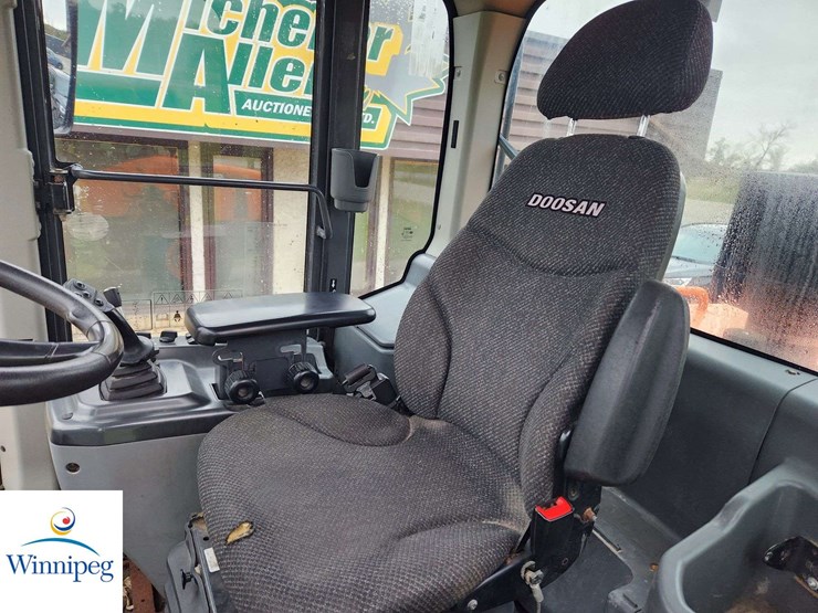 2015-doosan-dl220-image-38