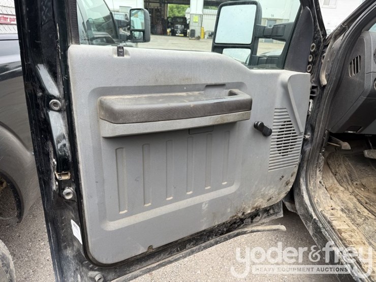2016-ford-f350-xl-image-4