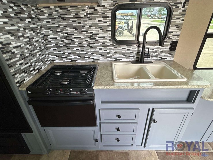 2015-coleman-dutchmen-274bh-lantern-edition-t/a-travel-trailer-image-26