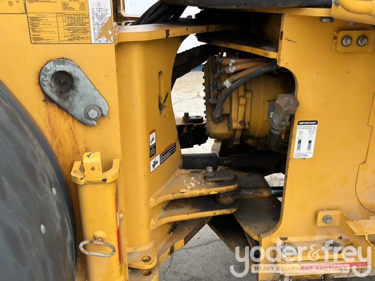 2015-deere-644k-image-16
