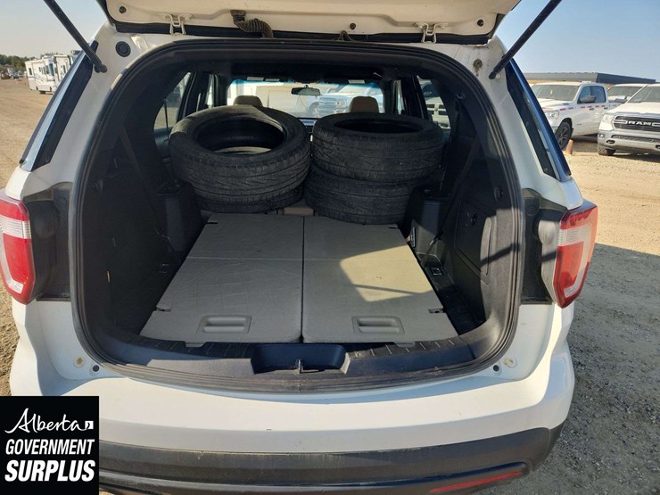 2017-ford-explorer-image-21