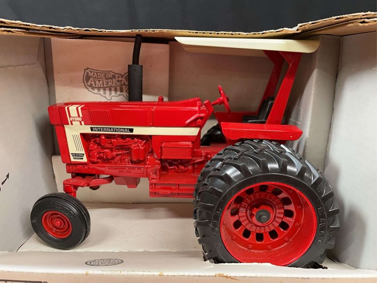 1/16-ih-hydro-100-nib-ertl-image-7