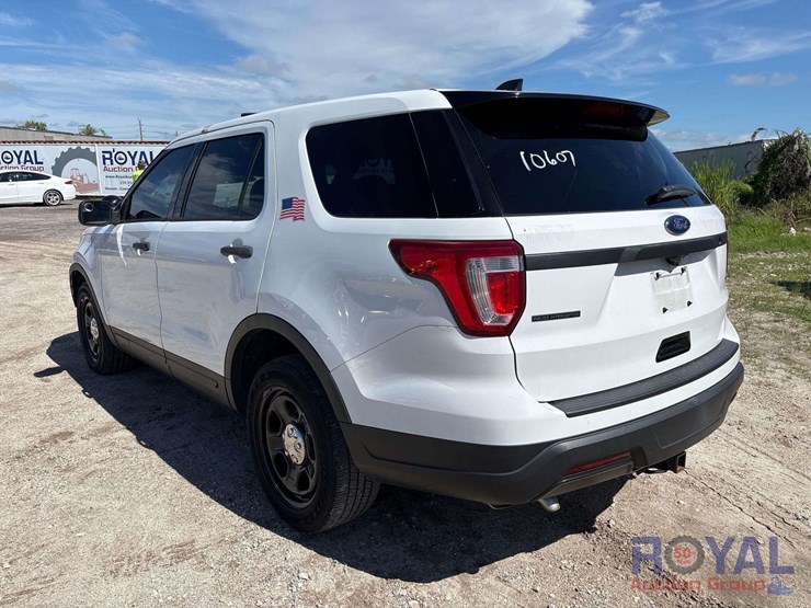 2018-ford-explorer-image-4
