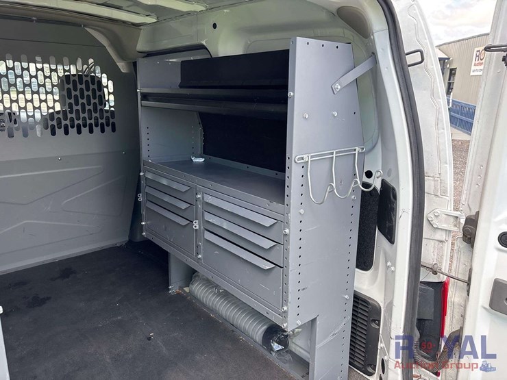 2017-nissan-nv200-image-21