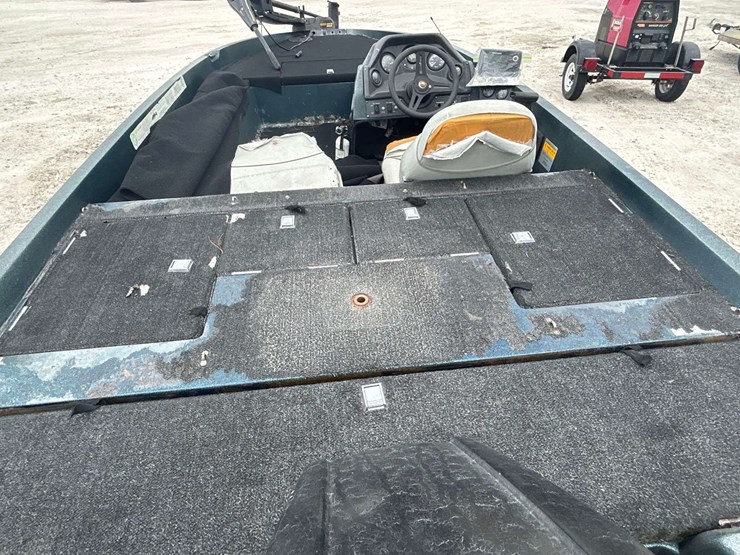1990-nitro-tracker-165tf-bass-boat-with-s/a-galvanized-trailer-image-20