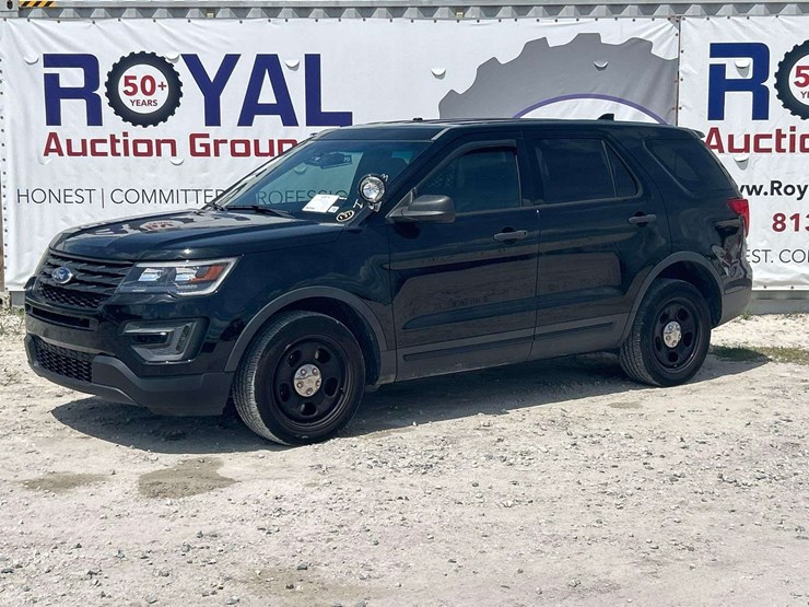 2016-ford-explorer-image-1
