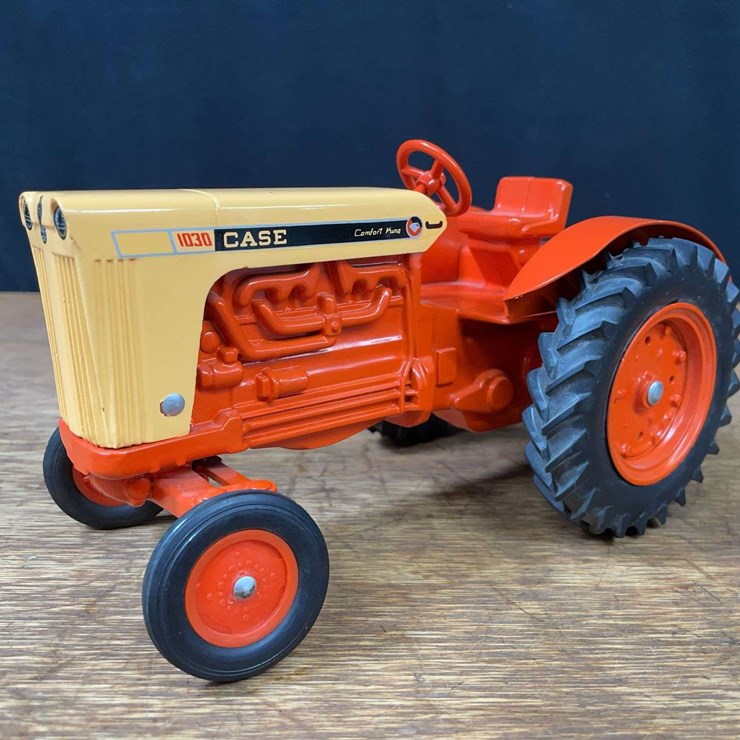 1/16 Case 1030 Ertl