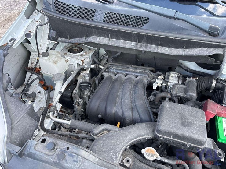 2017-nissan-nv200-image-8