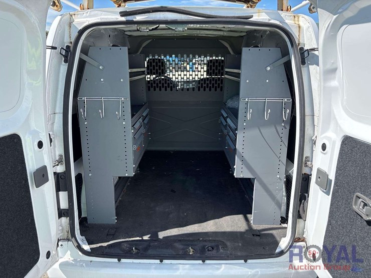 2017-nissan-nv200-image-25