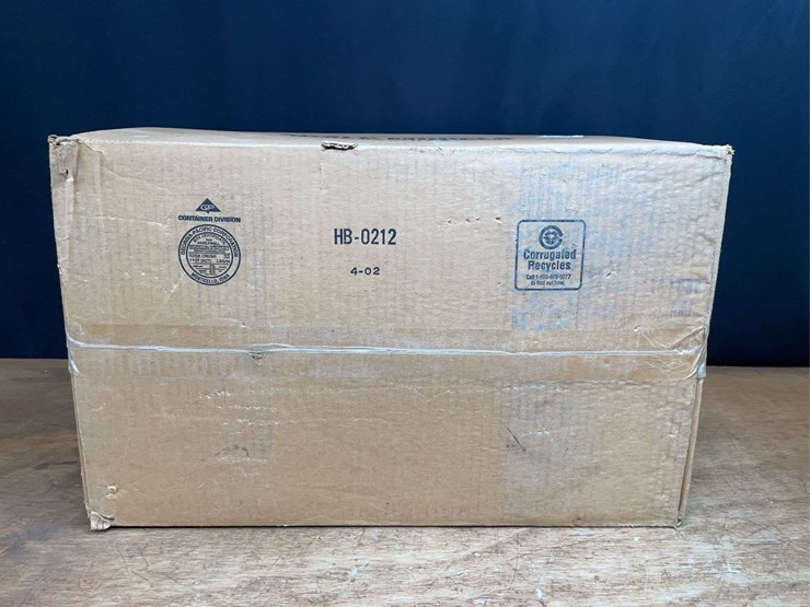 1/8-farmall-450-nib-sm-image-14