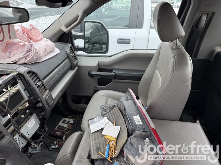 2020-ford-f250-xl-image-15