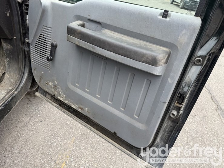 2016-ford-f350-xl-image-36