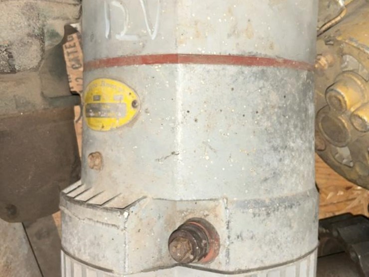 deere-333e-image-27