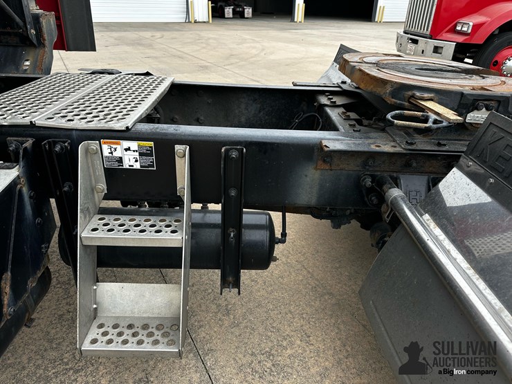 2015-kenworth-t440-image-19