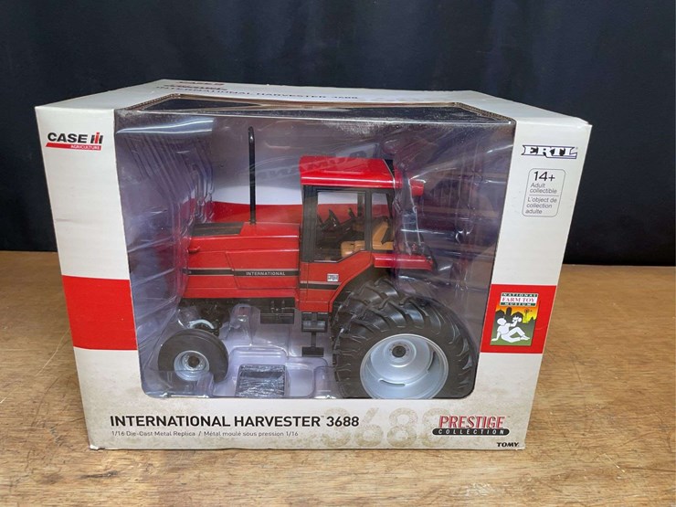 1/16-ih-3688-2016-nftm-nib-ertl-image-2