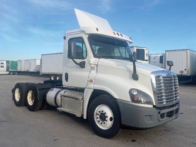 freightliner-cascadia-125-image-1