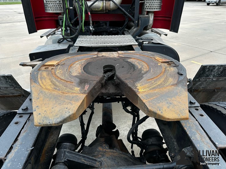 2015-kenworth-t440-image-16