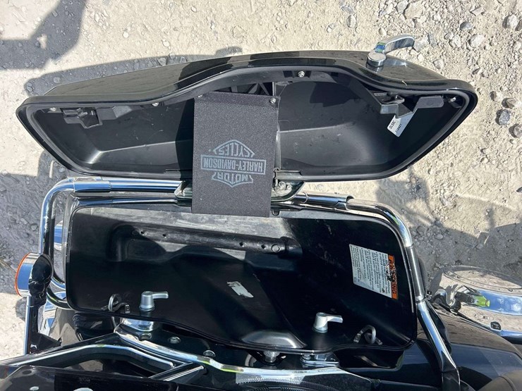 2021-harley-davidson-flhp-motorcycle-image-6