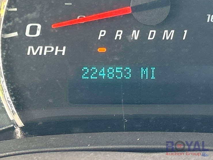 2015-chevrolet-express-4500-image-8