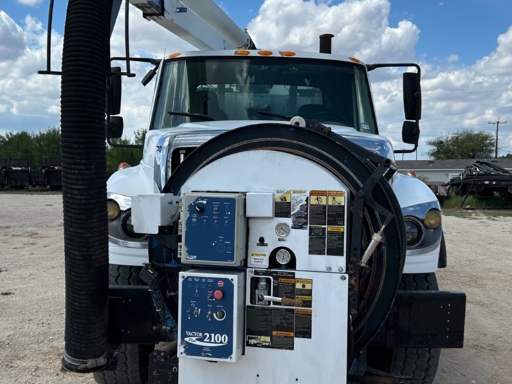 2012-international-workstar-7500-image-3