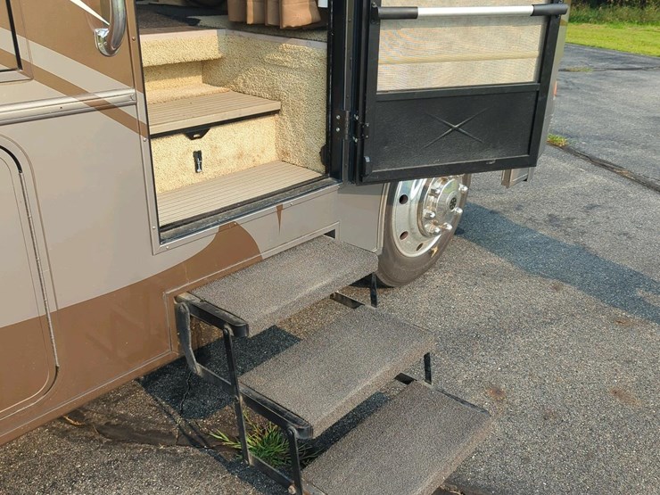 2012-winnebago-vista-class-a-motorhome,-2-slide-outs,-ford-v10-engine-image-9