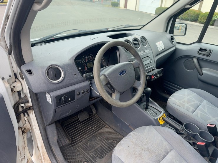 2013-ford-transit-connect-image-17