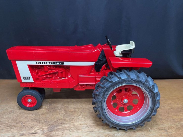 1/8-ih-966-nib-sm-image-3