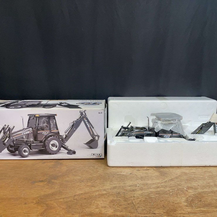 1/16 Case 580 Super M Backhoe 2007 50th Anniversary Black NIB Ertl