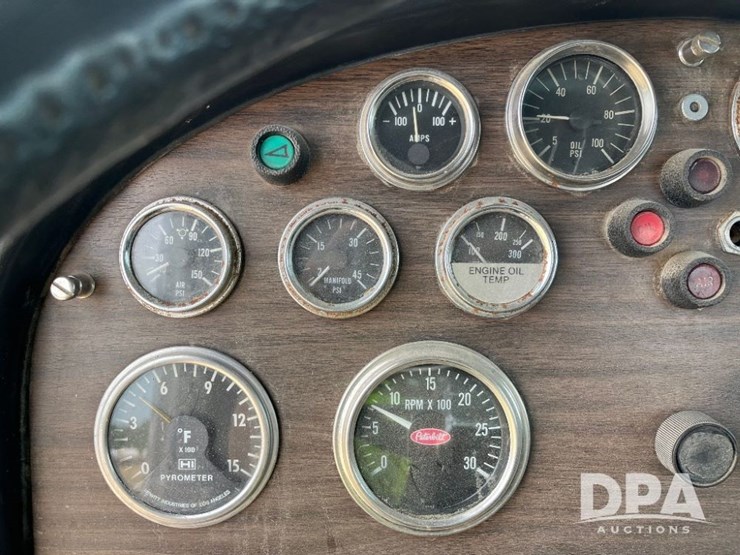 1984-peterbilt-359-image-52