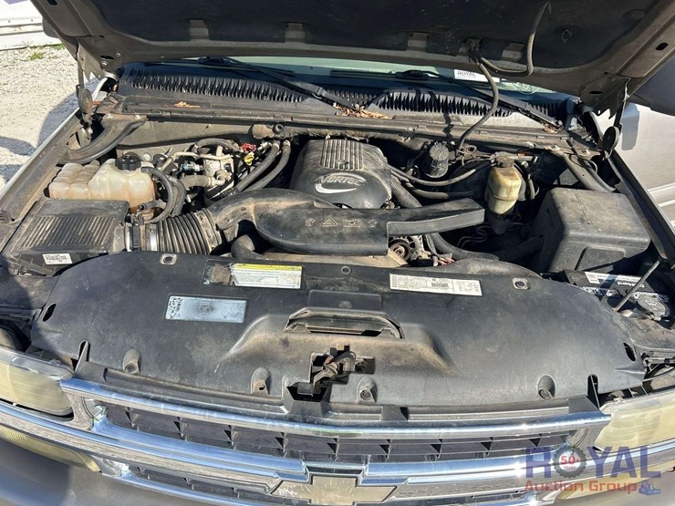 2001-chevrolet-suburban-image-7
