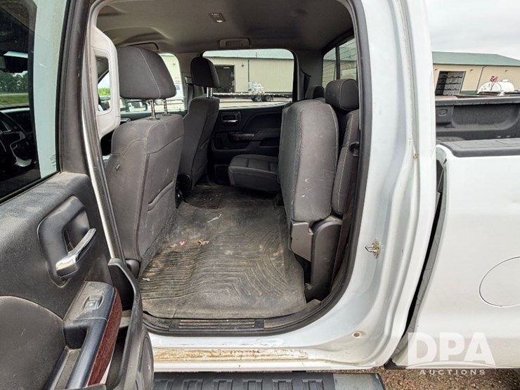 2017-gmc-sierra-2500hd-image-75