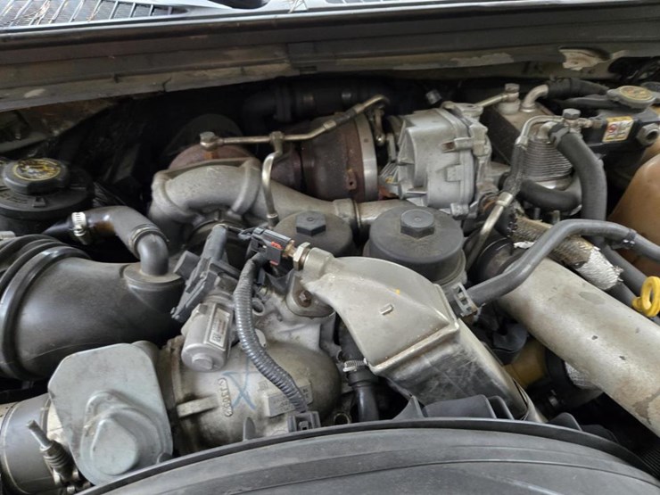 2010-ford-f550-image-46