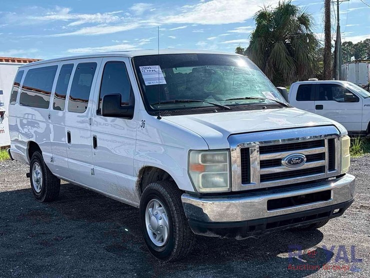 2011-ford-e350-image-2