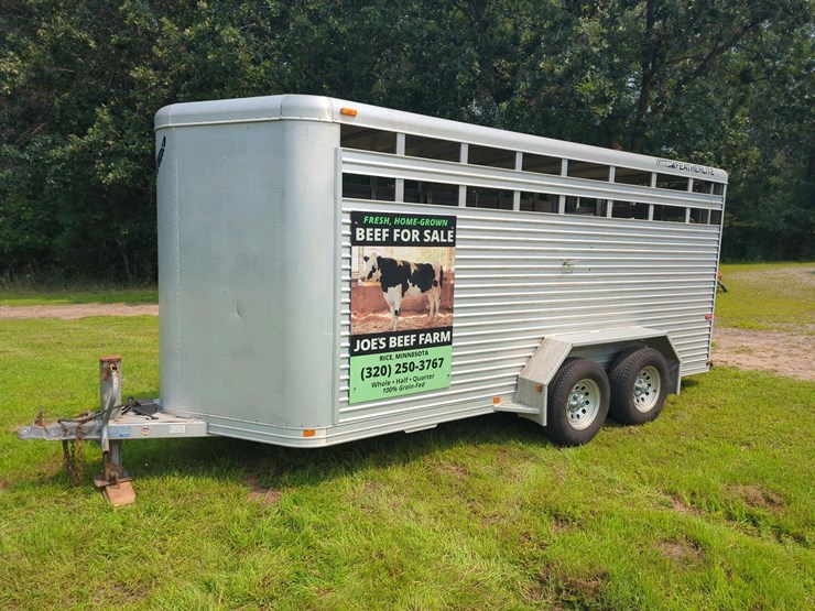 featherlite-livestock-trailer,-aluminum,-tandem-axle,-rubber-floor,-side-&-rear-doors-image-1