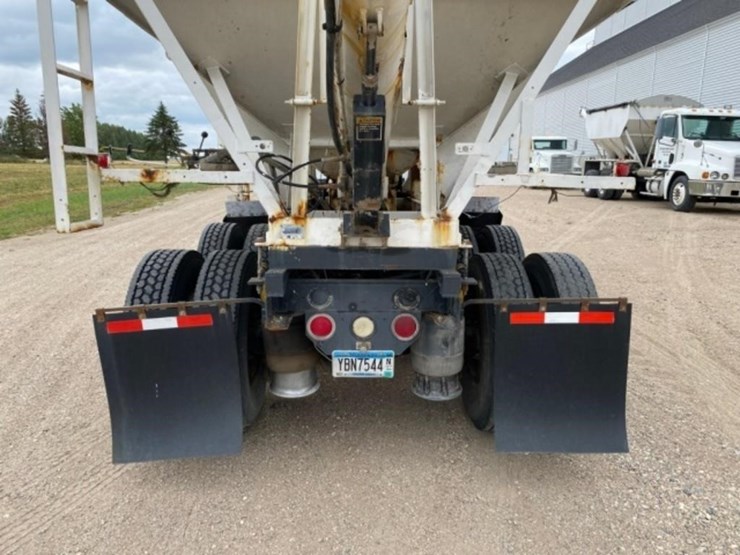 2000-freightliner-century-class-w/willmar-10-ton-image-13