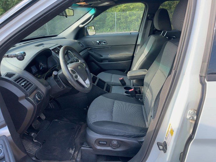 2013-ford-explorer-image-17