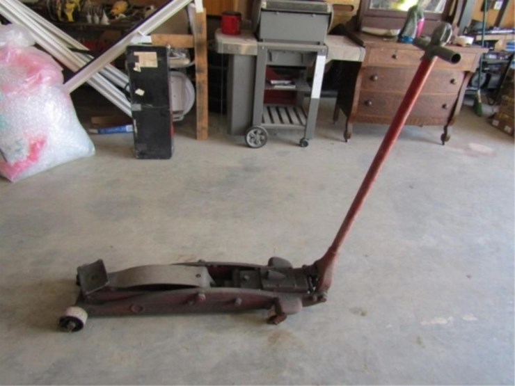 hyd.-floor-jack-works-image-1
