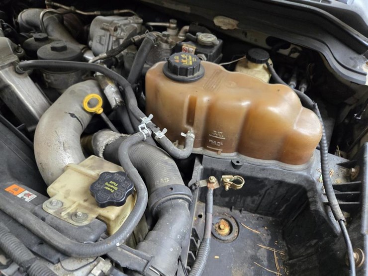 2010-ford-f550-image-47