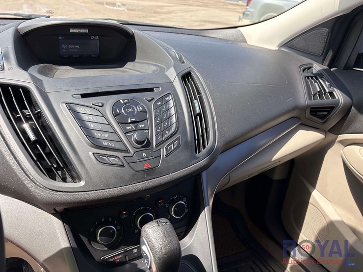 2015-ford-escape-image-15